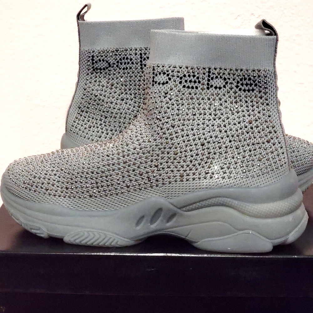 *NWB* BEBE MYLA GREY Glitters Slip-On Wedge Platform Sneakers.